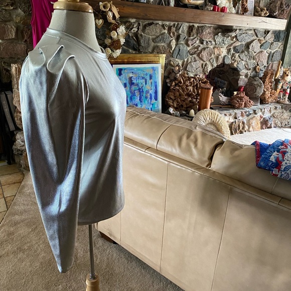 Silver color INC long sleeve top New without tag - Picture 3 of 6